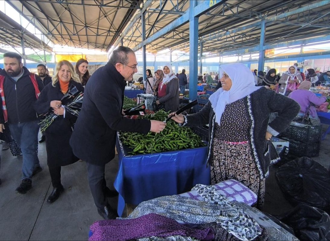 CHP’Lİ KARAKOZ  EMEĞİN BAŞKENTİ ACARLAR’IN KADIN EMEKÇİLERİNİ ZİYARET ETTİ   