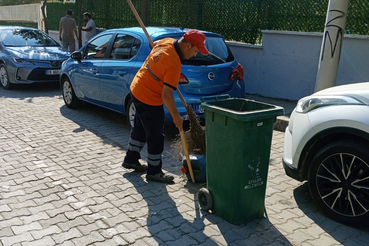 EFELER'DE TEMİZLİK SEFERBERLİĞİ..