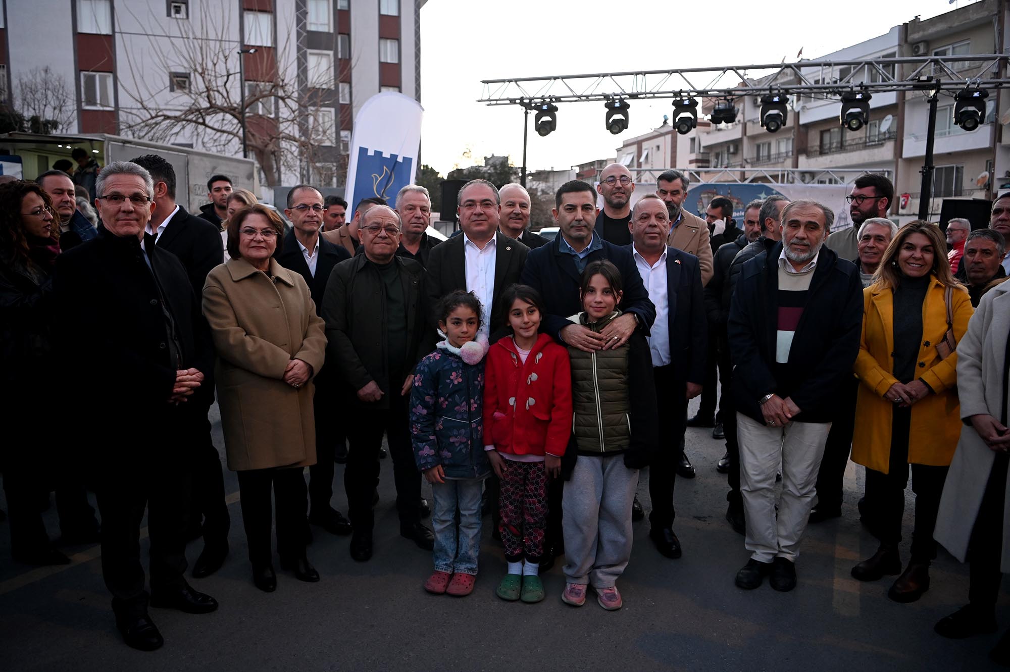 CHP’Lİ BAŞKANLAR HEMŞEHRİLERİYLE KUŞADASI BELEDİYESİ’NİN İFTAR SOFRASINDA BULUŞTU