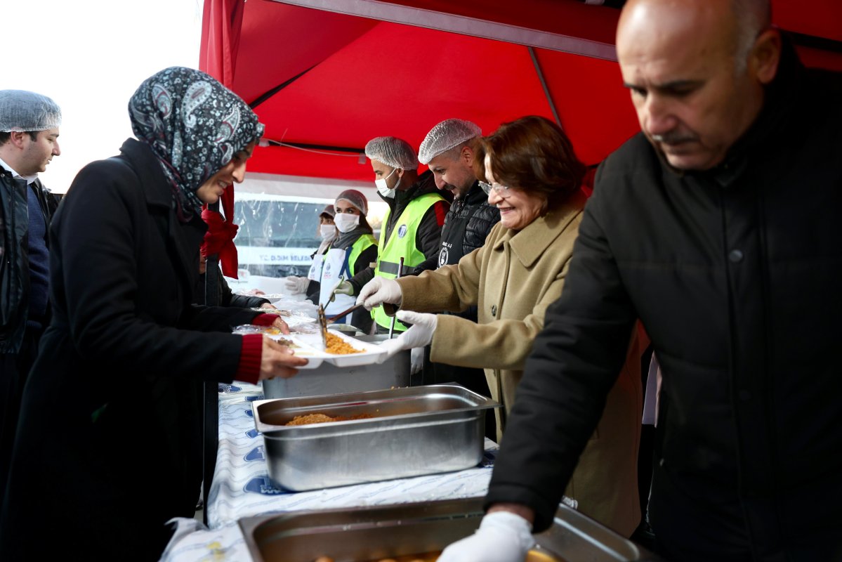 BAŞKAN HATİCE GENÇAY: “SOFRALARIMIZ PAYLAŞTIKÇA GÜZELLEŞİYOR”