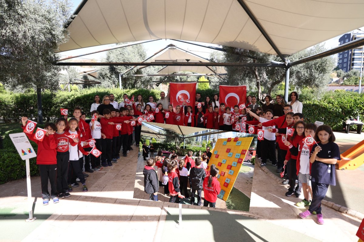 EFELER’DE BİLİM VE CUMHURİYET COŞKUSU BİR ARADA..