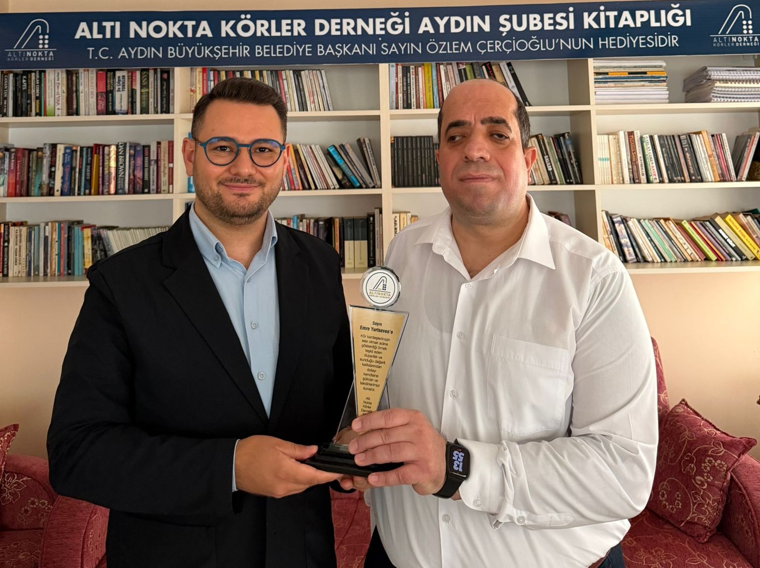 YAZAR EMRE YURTSEVEN'DEN ALTI NOKTA KÖRLER DERNEĞİNE ANLAMLI DESTEK..