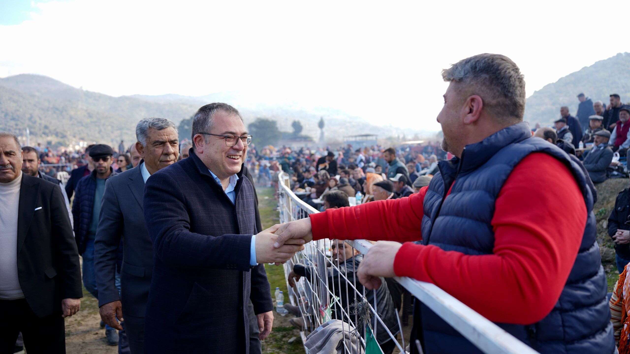 CHP’li Karakoz, Deve Güreşi Festivallerini  Meclis gündemine taşıdı…