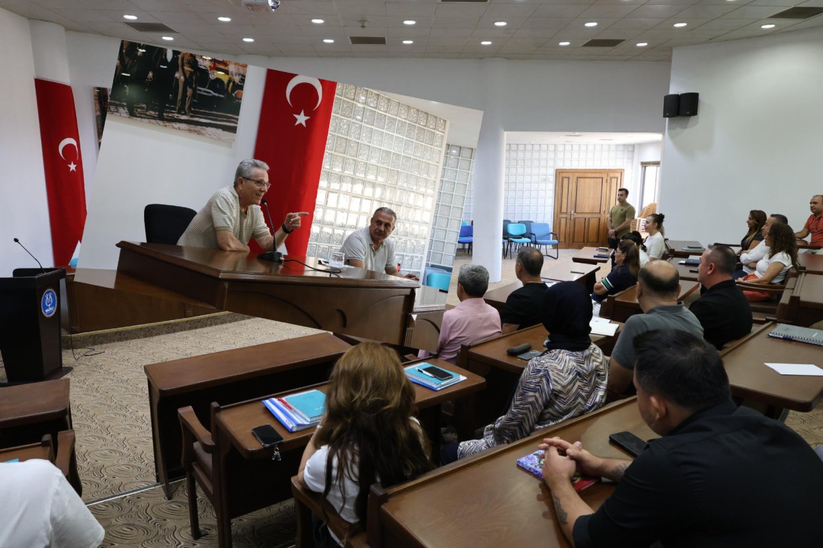 NAZİLLİ'NİN BAĞIMSIZ BAŞKANI ERTUĞRUL TETİK: 'DAHA ÇOK ÇALIŞACAĞIZ'..