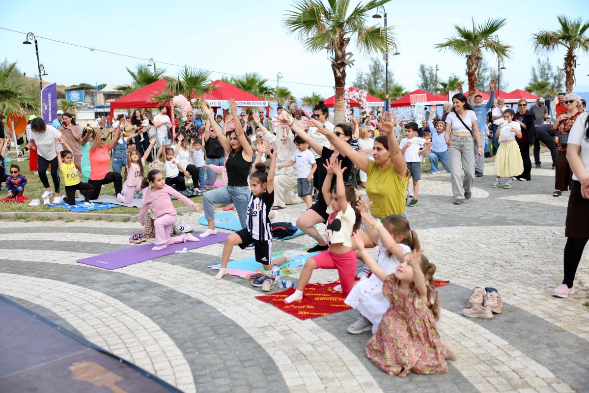 DİDİM’DE ANNELER GÜNÜ SEVGİ VE DAYANIŞMA İÇİNDE KUTLANDI