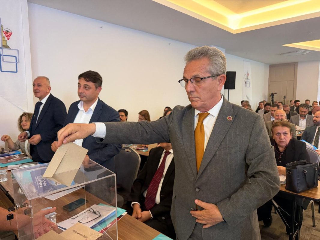 EGE BELEDİYELER BİRLİĞİNDE YENİ DÖNEM.BAŞKAN TETİK YENİDEN ENCÜMEN ÜYESİ