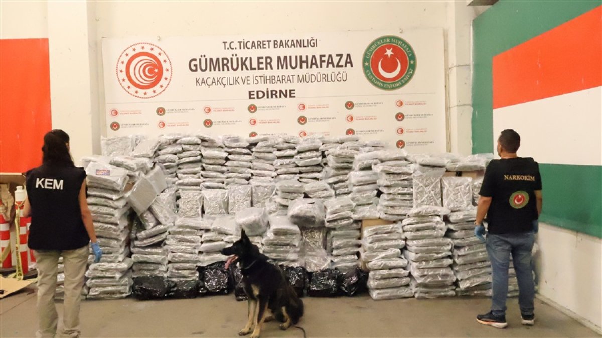 ZEHİR TACİRLERİNE DARBE: 810 KİLO ESRAR ELE GEÇİRİLDİ..