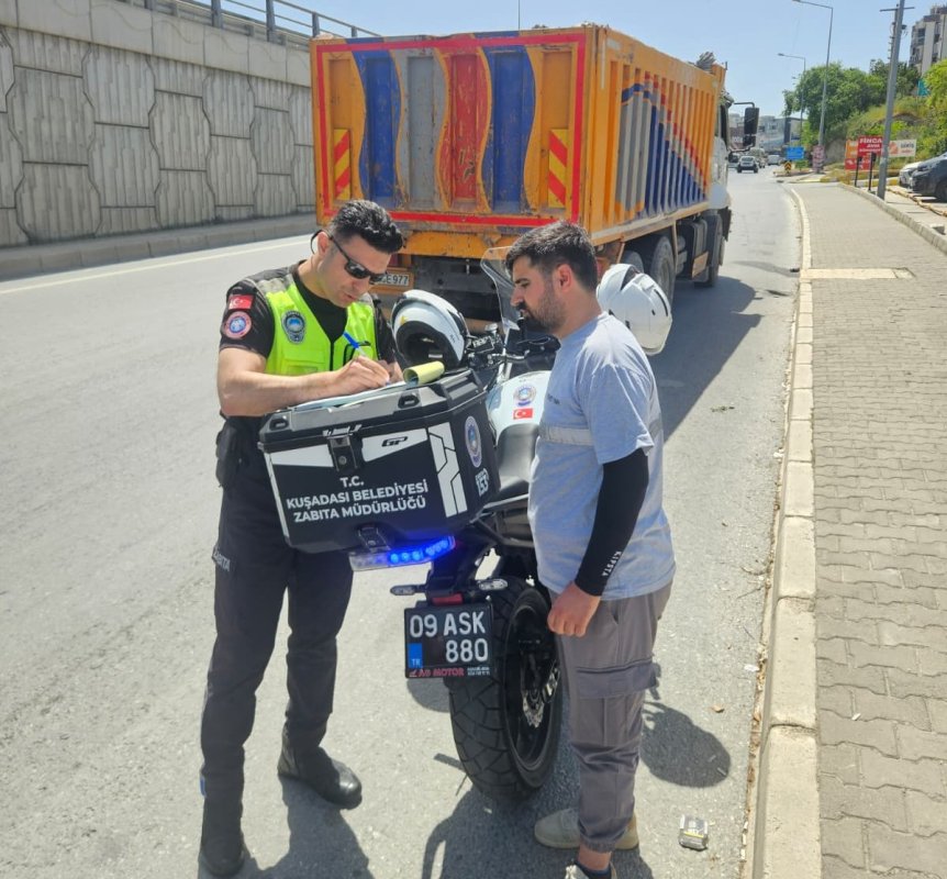 KUŞADASI’NDA UYGUNSUZ HAFRİYAT KAMYONLARINA CEZA..