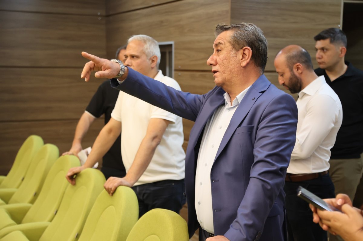  KÜLTÜR VE SANATIN YENİ ADRESİ MUZAFFER İZGÜ OLDU
