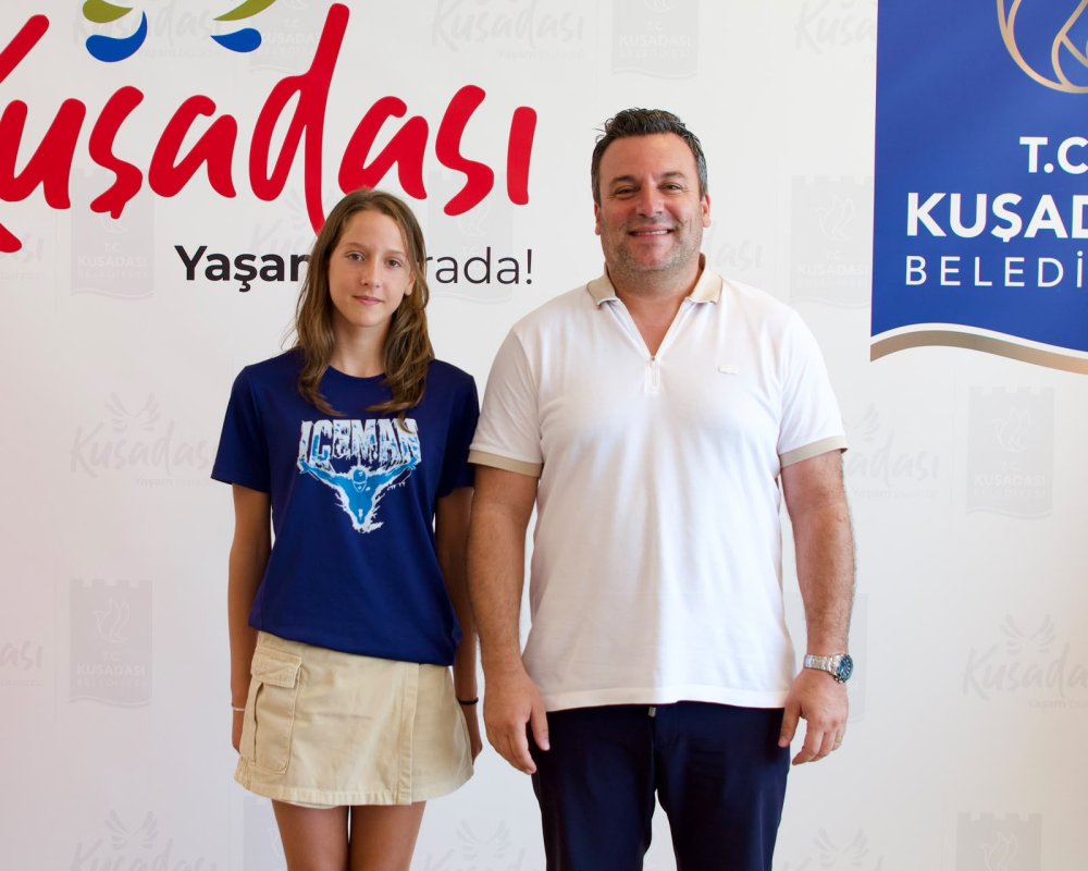 ALTIN KULAÇ CEREN, BAŞARISINI BAŞKAN VEKİLİ TAHSİN DEMİRTAŞ İLE PAYLAŞTI