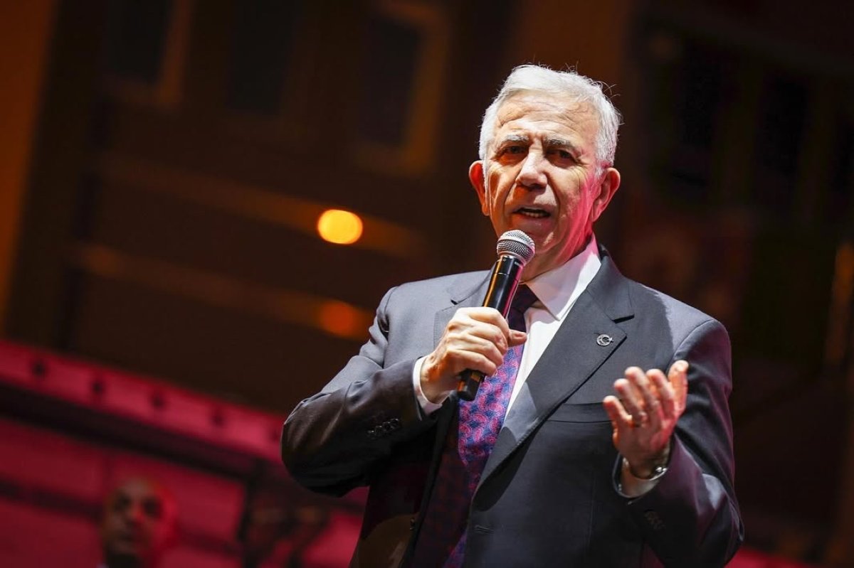 MANSUR YAVAŞ CHP'DEN İSTİFA ETTİ..