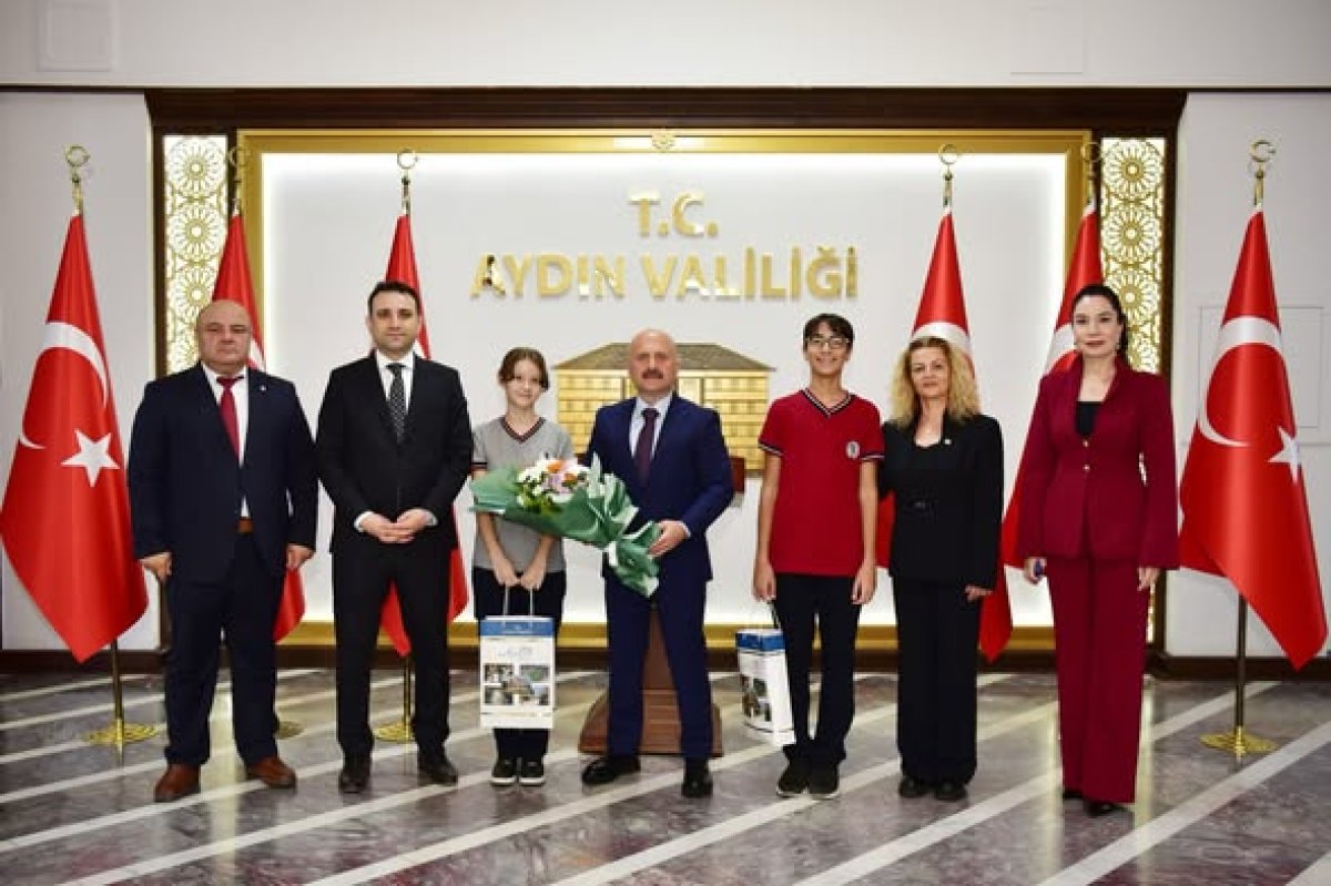 AYDIN VALİSİ DR. OSMAN VAROL: ' EĞİTİM CAMİAMIZ VE TÜM ÖĞRENCİLERİMİZE BAŞARILAR DİLİYORUM'..