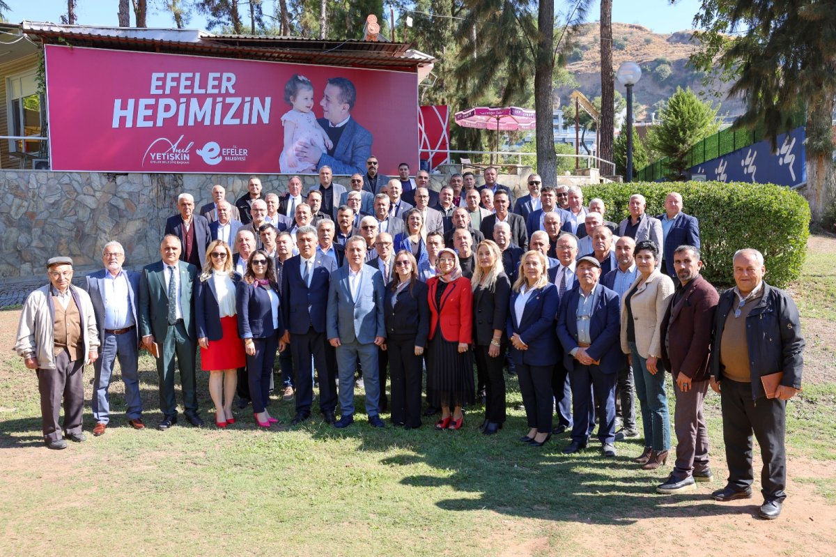 BAŞKAN YETİŞKİN MUHTARLARLA BULUŞTU: “İYİ Kİ VARSINIZ”..