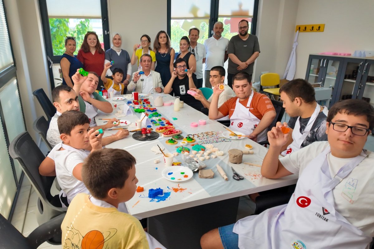EFELER’DE ÖZEL BİREYLER ÜRETİME KATILIYOR..