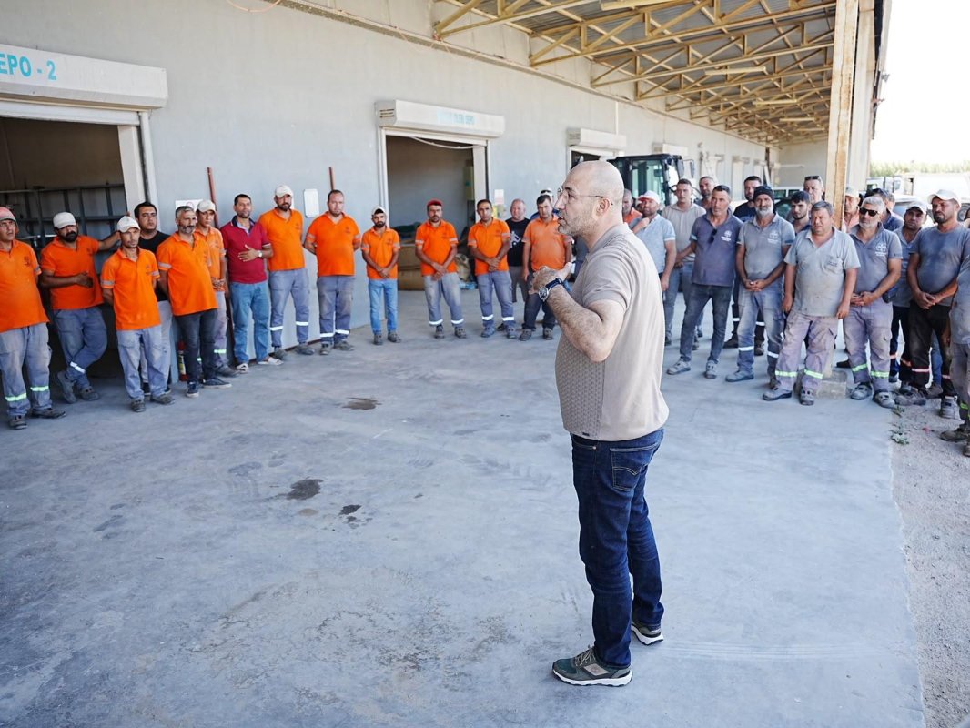 BAŞKAN ZENCİRCİ'DEN AŞIRI SICAKLARA KARŞI MESAİ DÜZENLEMESİ..