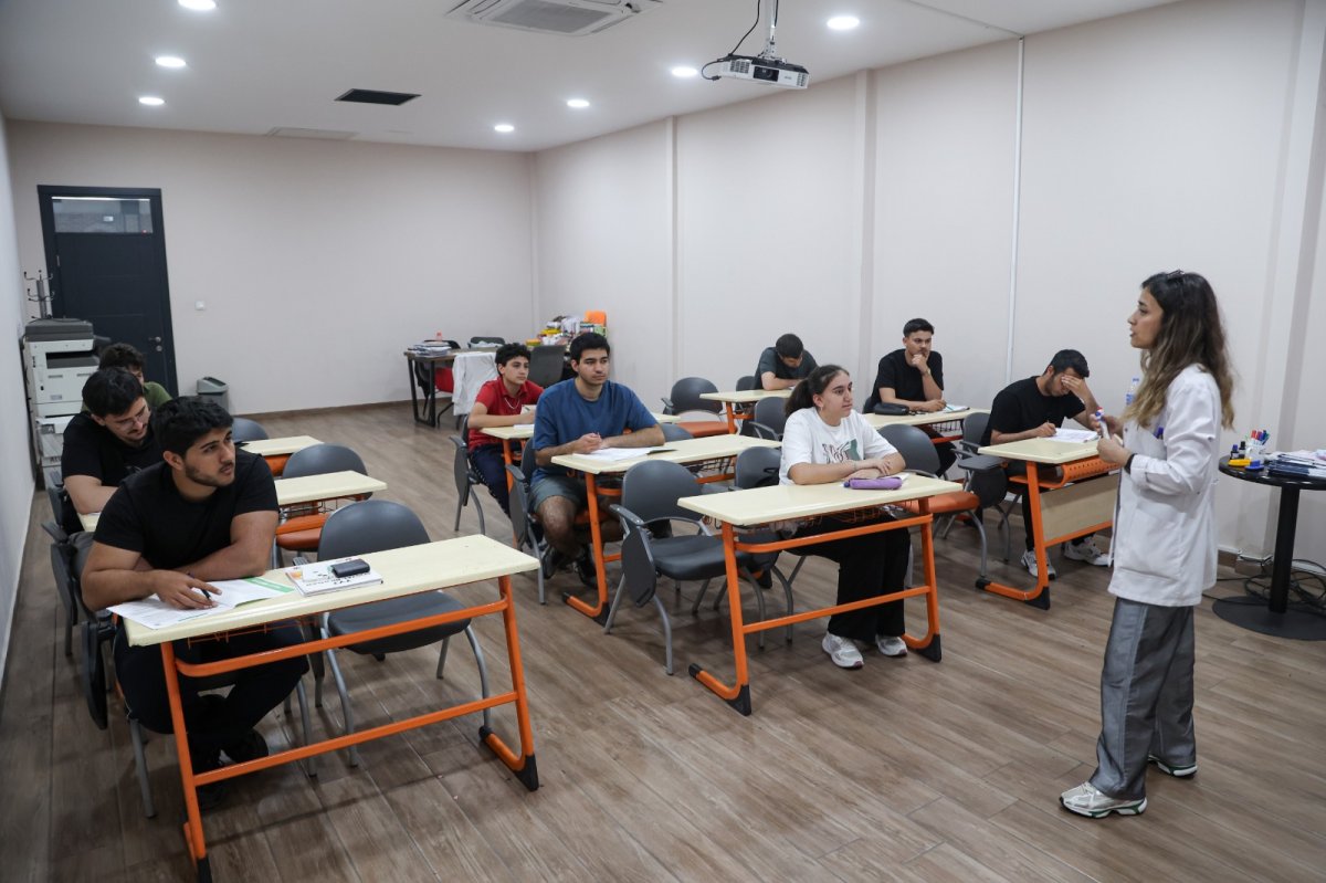 EFELER BELEDİYESİ'NDEN GENÇLERE SINAV DESTEĞİ