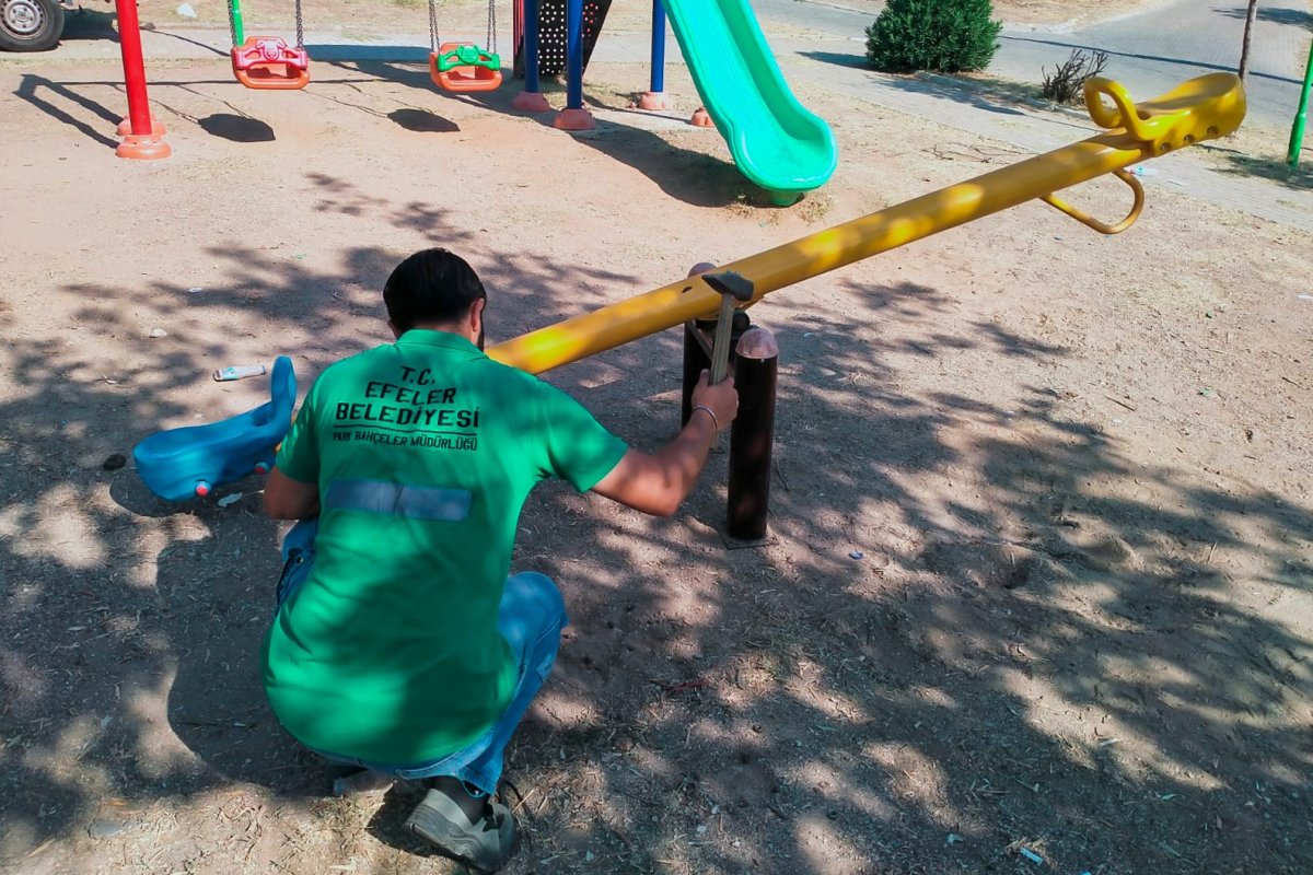 EFELER’İN ÇOCUK PARKLARINDA GÜVENLİK MESAİSİ