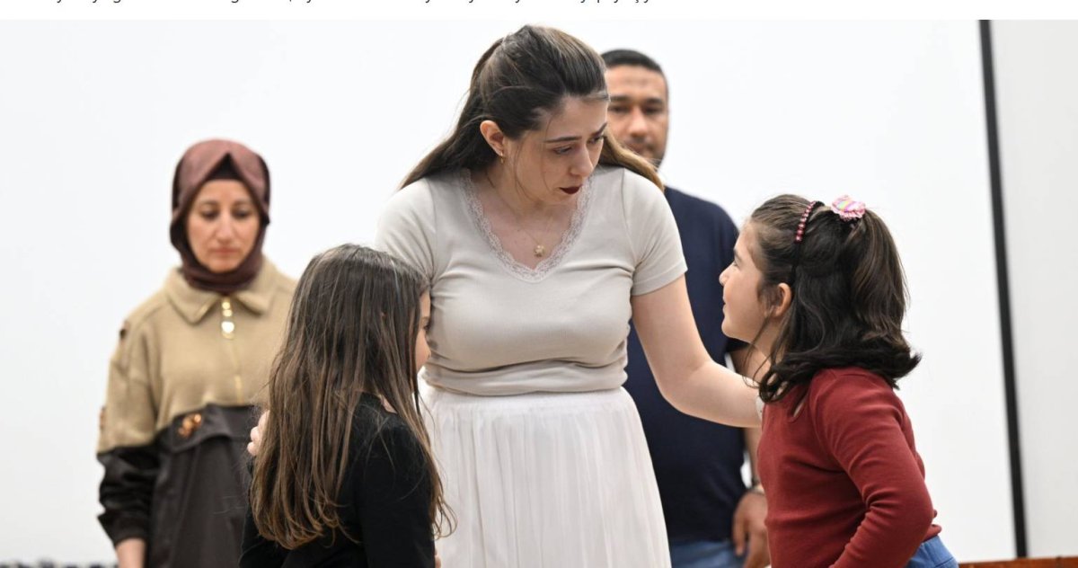 ÖĞRETMENLERİN TİYATRO AŞKI.
