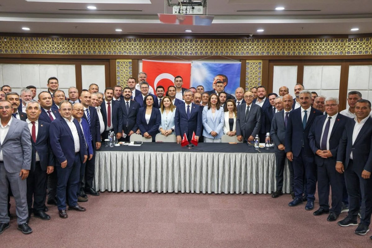 YENİ PARTİ YOLA ÇIKTI...