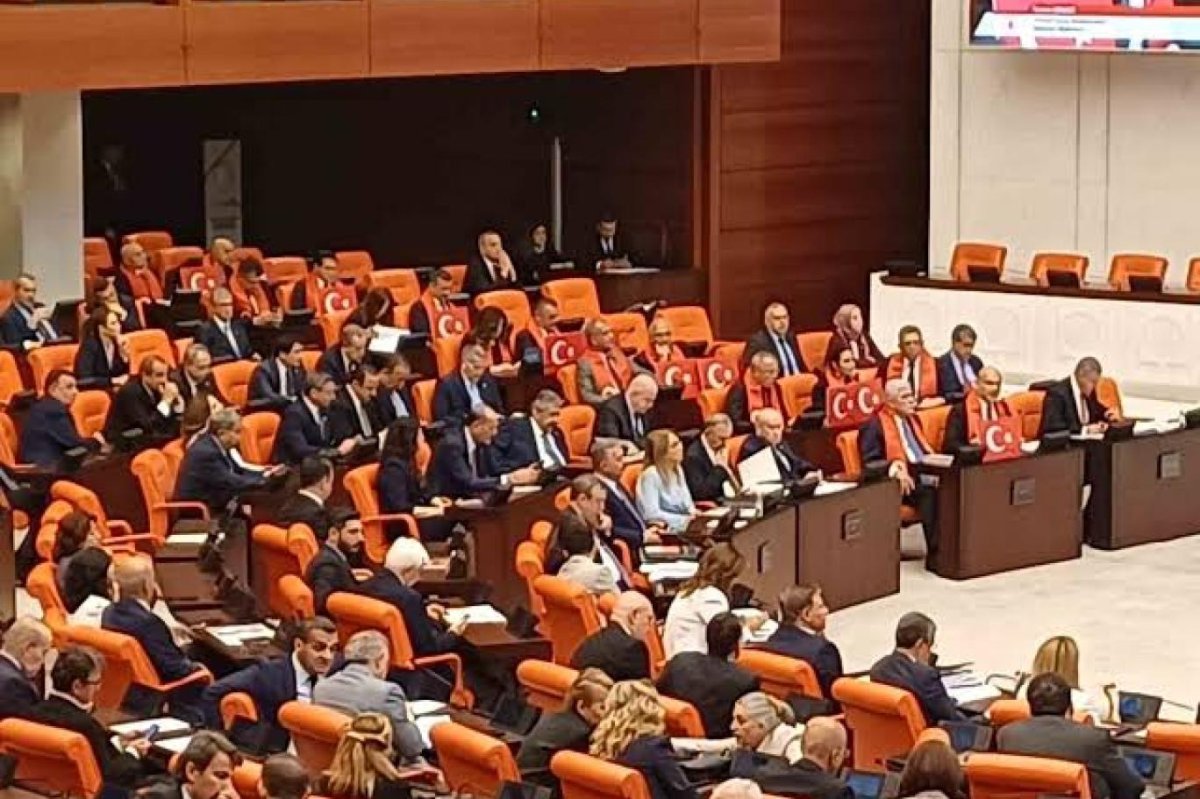 AYDIN VEKİLLERİNDEN ÇERÇEVE YASAYA 5 EVET, 3 HAYIR OYU ÇIKTI..