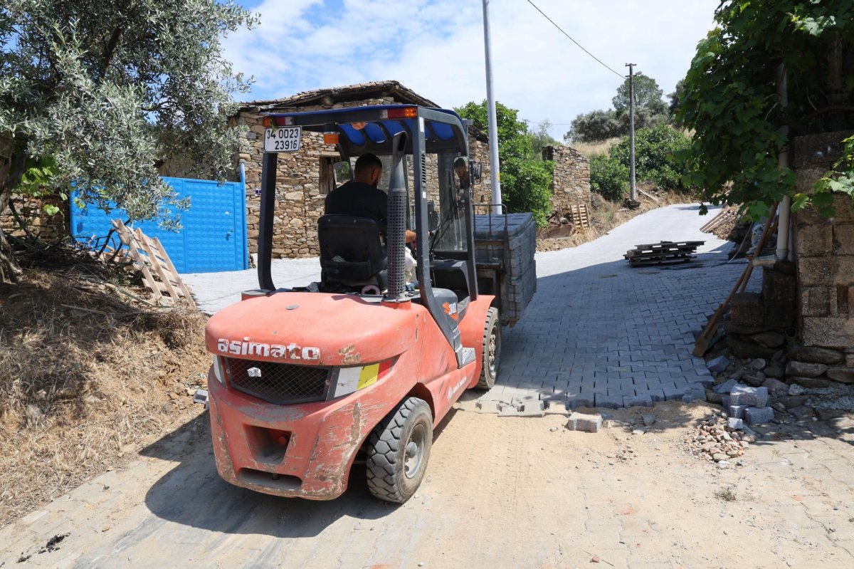 BAŞKAN TETİK MÜJDEYİ VERDİ: YAZIRLI’DAKİ TÜM YOLLAR YENİLENİYOR