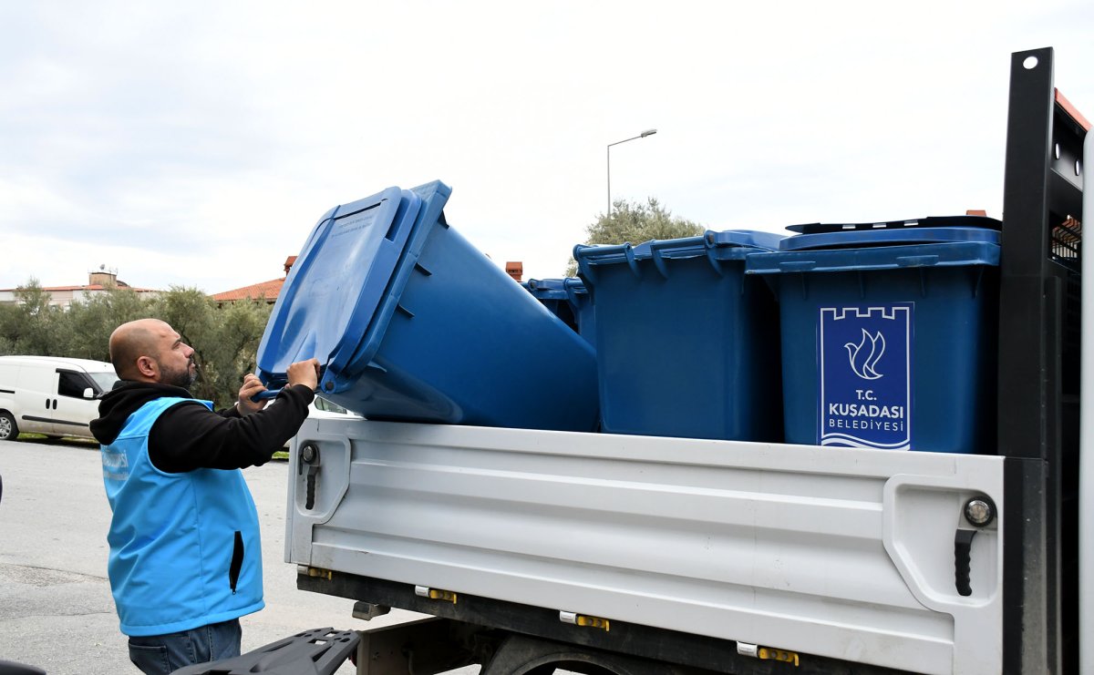 KUŞADASI’NDA ‘EVDE DÖNÜŞÜM’ EGE MAHALLESİ’NDE BAŞLADI...